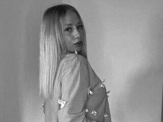 masturbating girl RicardaBlechman