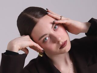 camgirl fingering pussy SophiaCurlam