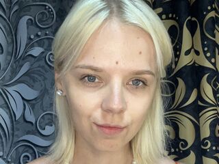 girl topless SophiaKims