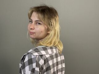 camgirl showing tits StephanieLaman