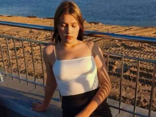 camgirl video chat room SuziBarringer