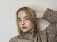 naked camgirl masturbating with vibrator TeishaCaram