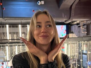 webcamgirl chatroom ZenaDeruiter