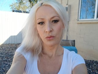 Blondebaddiesum